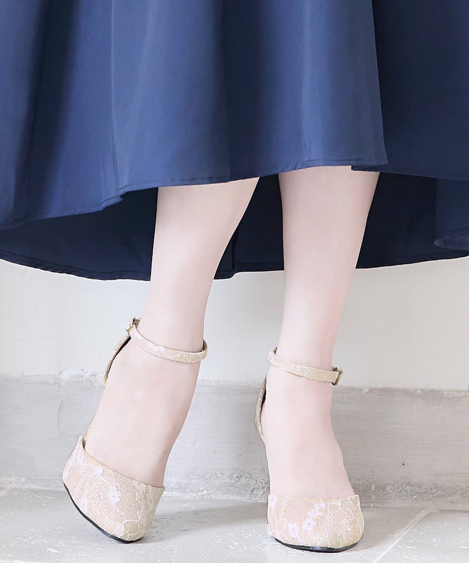 レティカ Retica フラワーレース×スパンコールハイヒールパンプス