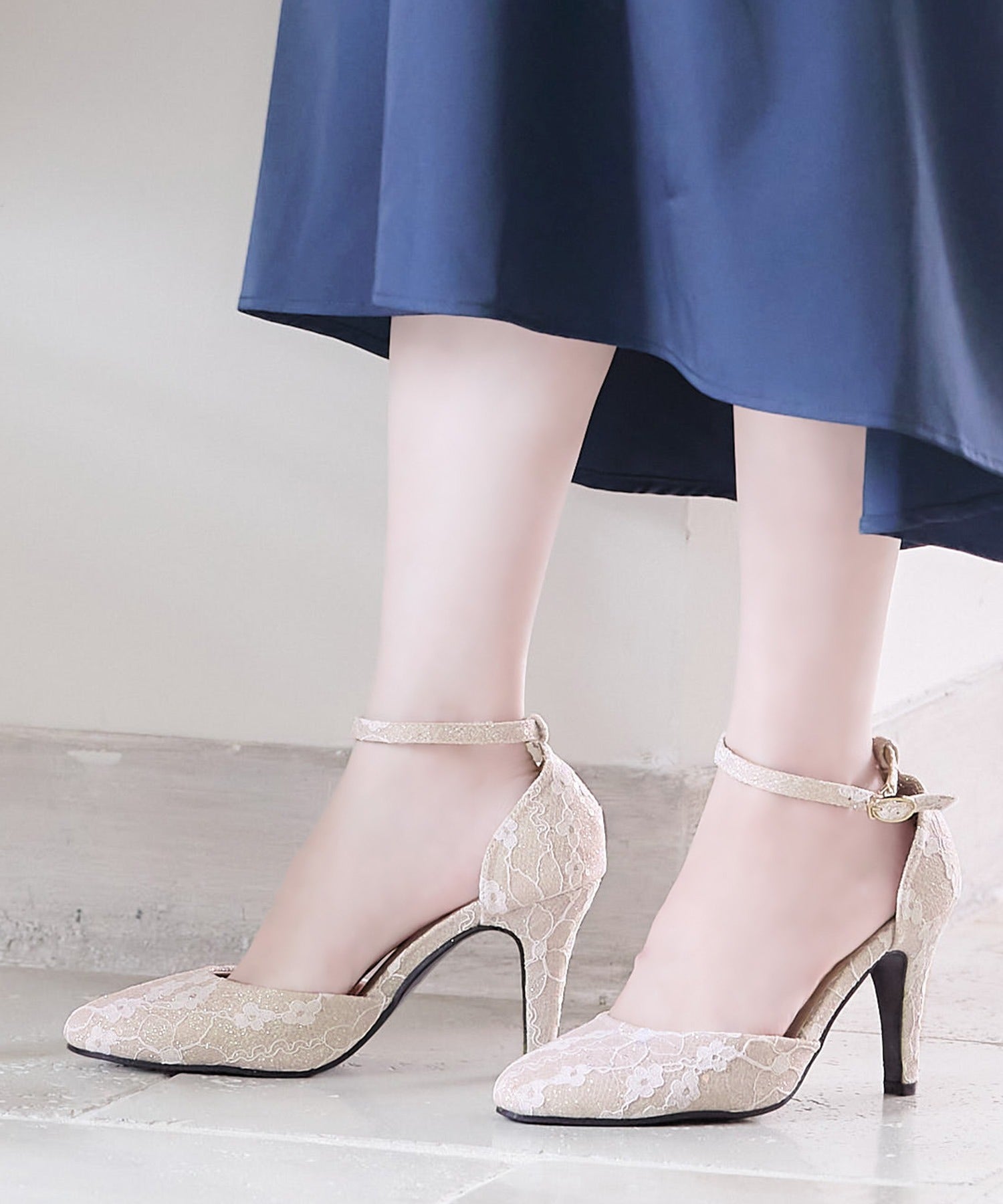 レティカ Retica フラワーレース×スパンコールハイヒールパンプス