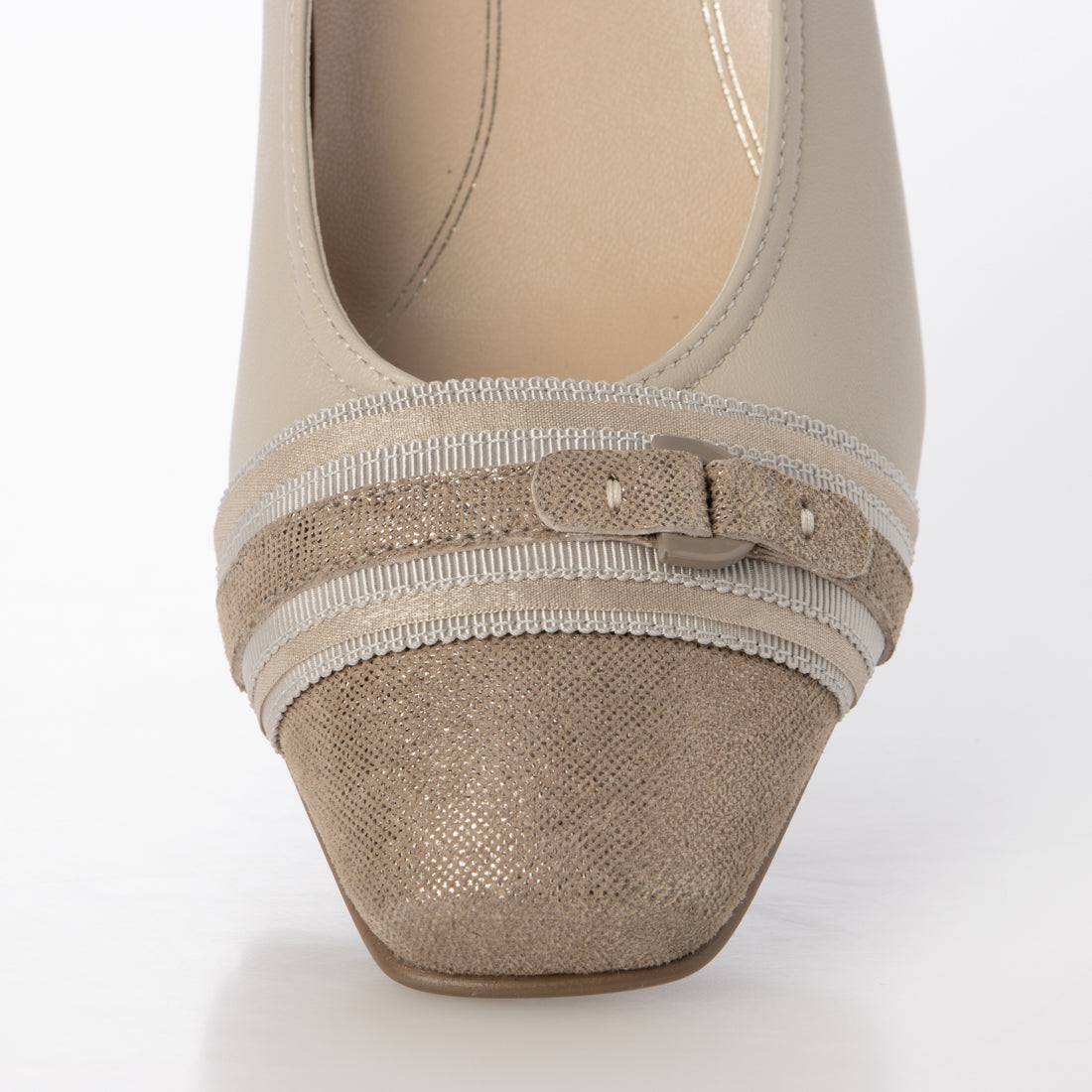 リズ ラフィーネ Riz raffinee 【3E】リボンベルトパンプス （アイボリー） アイボリー