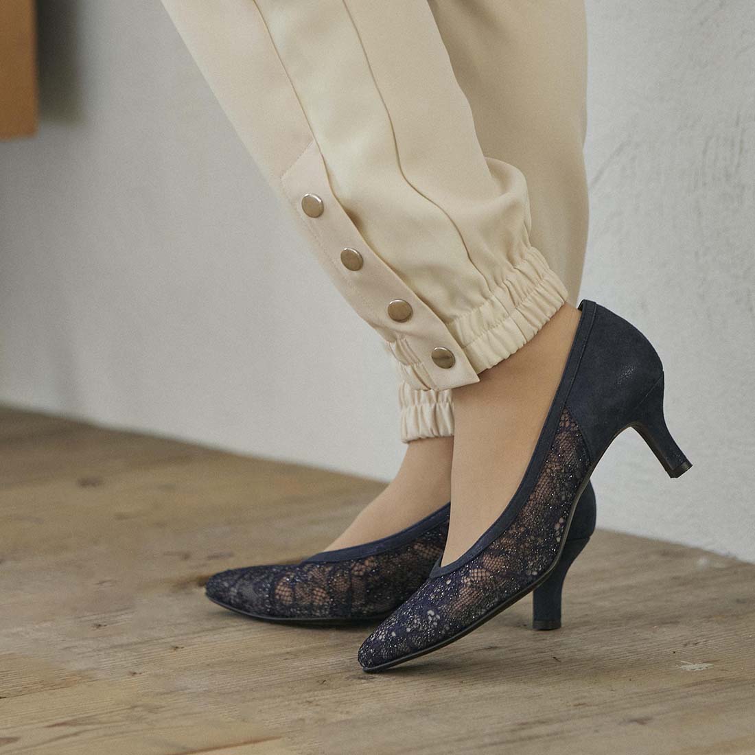 Riz Raffinee pointed toe lace pumps