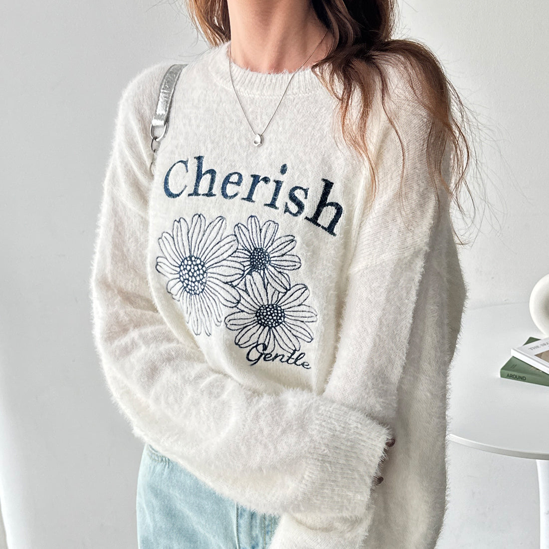 ジーラ GeeRA 【FIRSTMOOD】フラワー刺繍シャギーニット （オフホワイト） オフホワイト