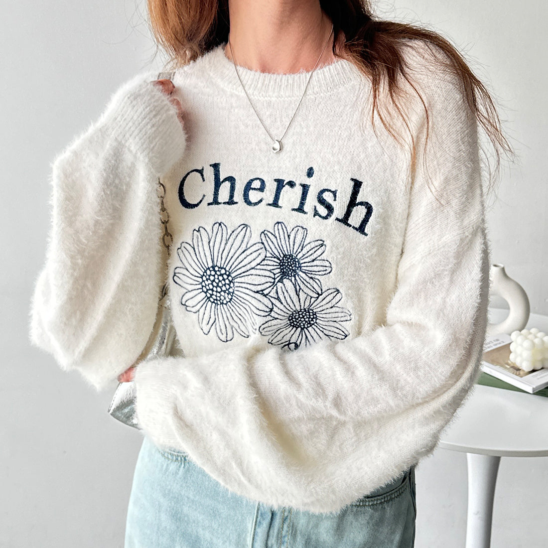 ジーラ GeeRA 【FIRSTMOOD】フラワー刺繍シャギーニット （オフホワイト） オフホワイト