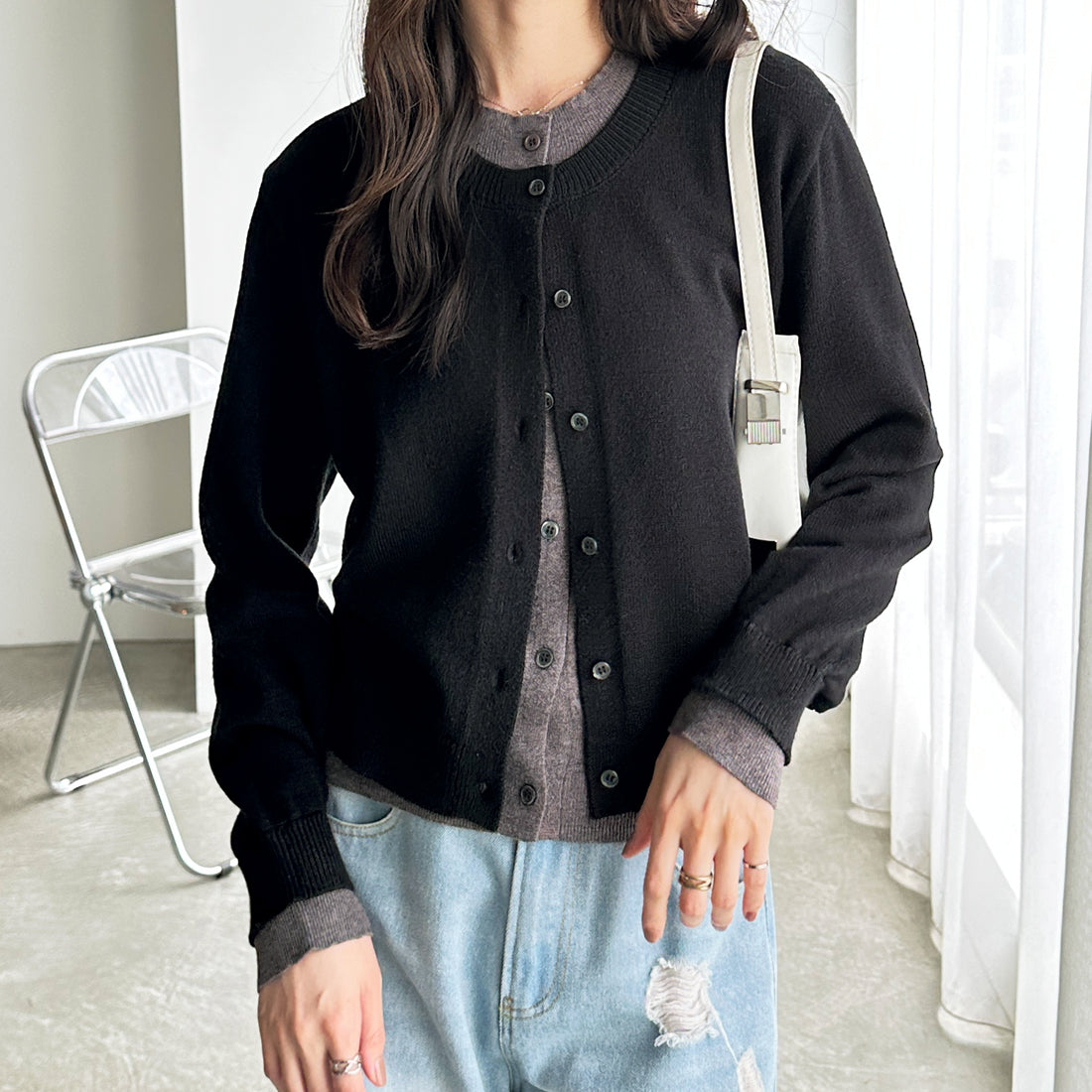 ジーラ GeeRA フェイクレイヤードクルーネックカーデ （チャコール×レッド） チャコール×レッド