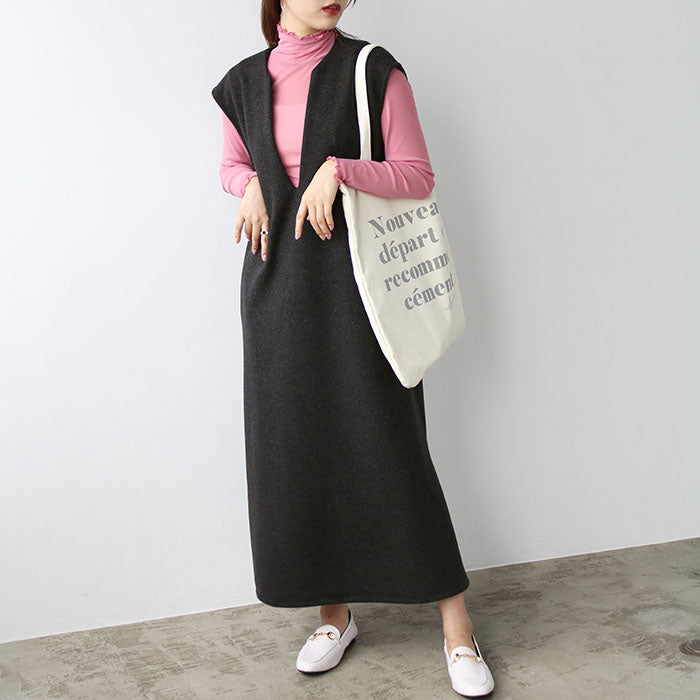 GeeRA V-neck oversized jumper skirt