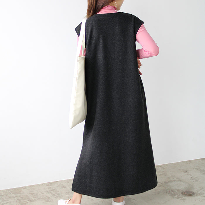 GeeRA V-neck oversized jumper skirt