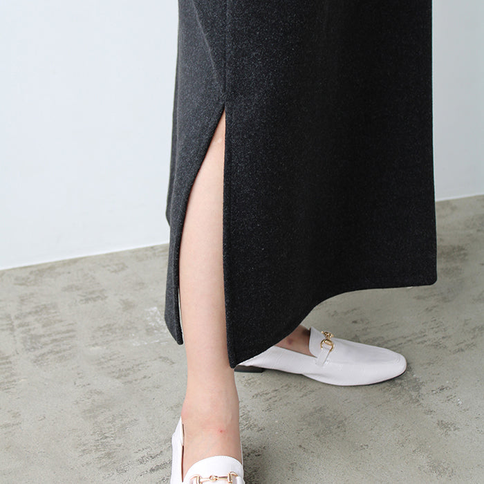 GeeRA V-neck oversized jumper skirt