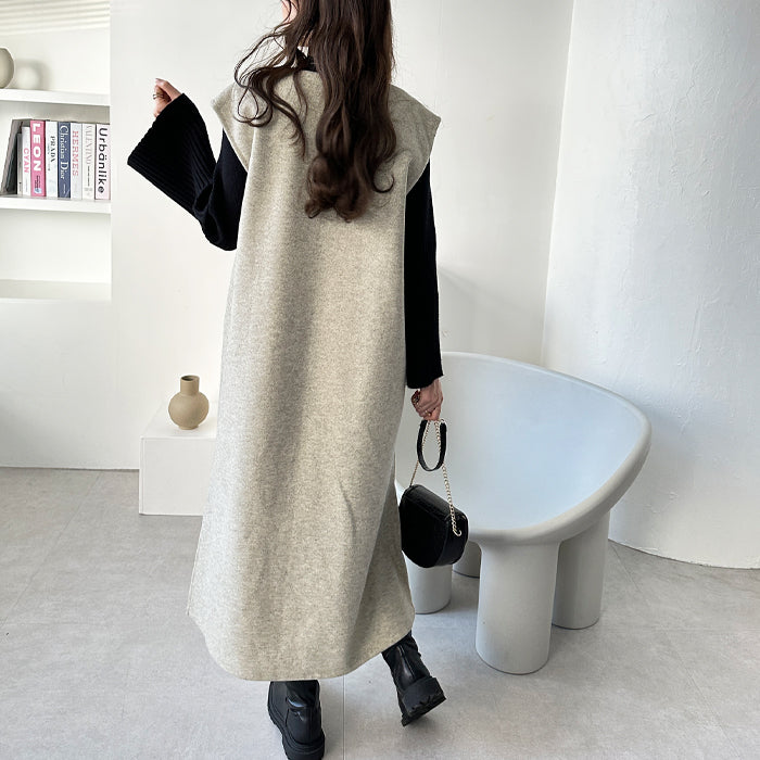 GeeRA V-neck oversized jumper skirt