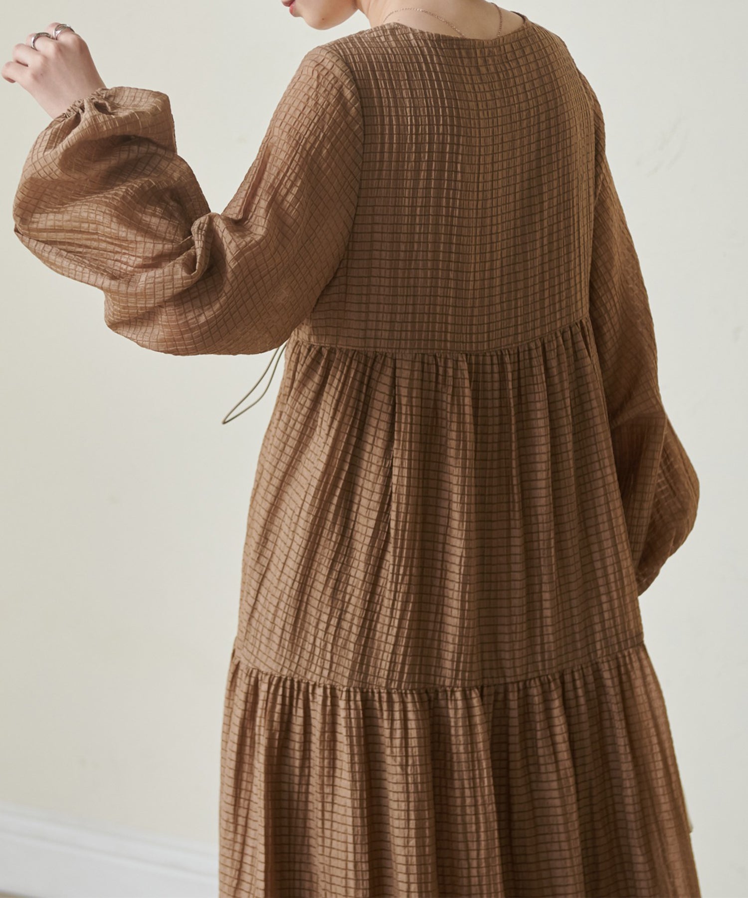 ラナン RANAN シアーチェックドロストギャザーティアード （モカ） モカ