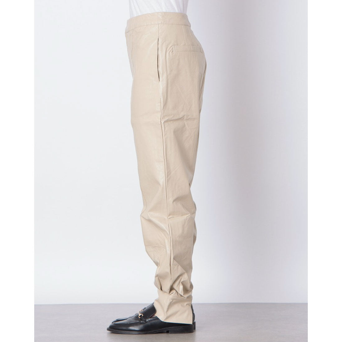 レイカズン Ray Cassin TYA  Leather Jogger Pants （キナリ） キナリ