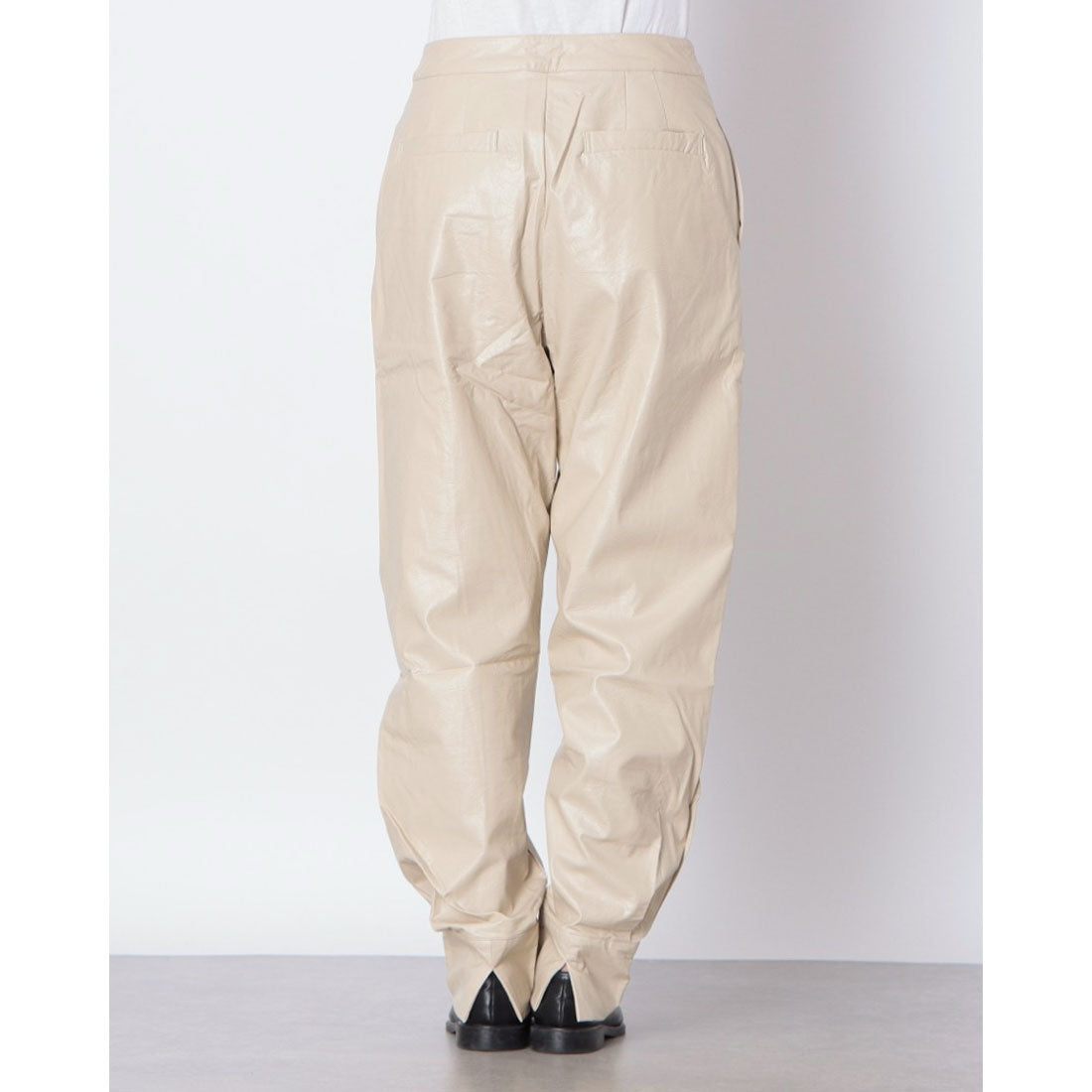 レイカズン Ray Cassin TYA  Leather Jogger Pants （キナリ） キナリ