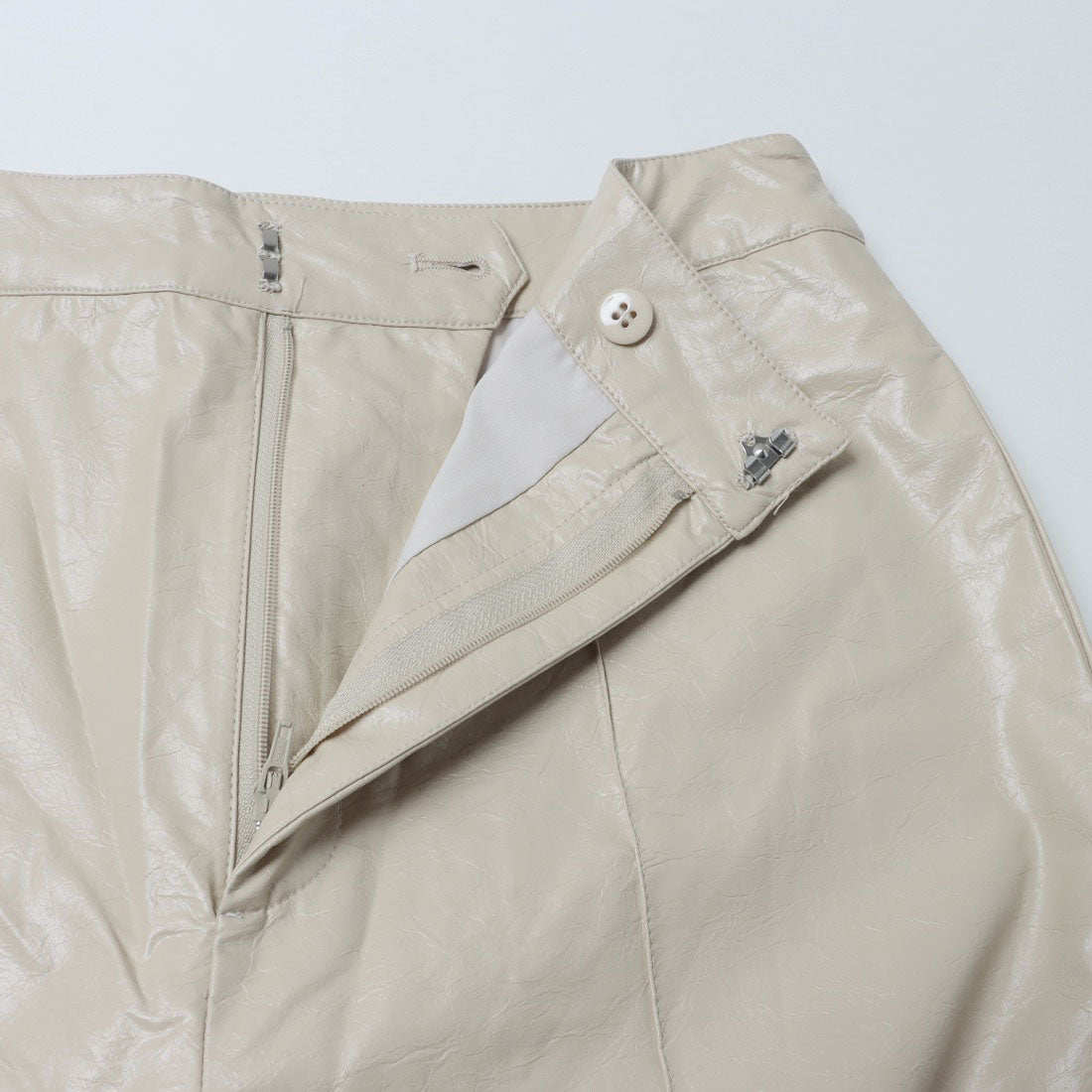 レイカズン Ray Cassin TYA  Leather Jogger Pants （キナリ） キナリ