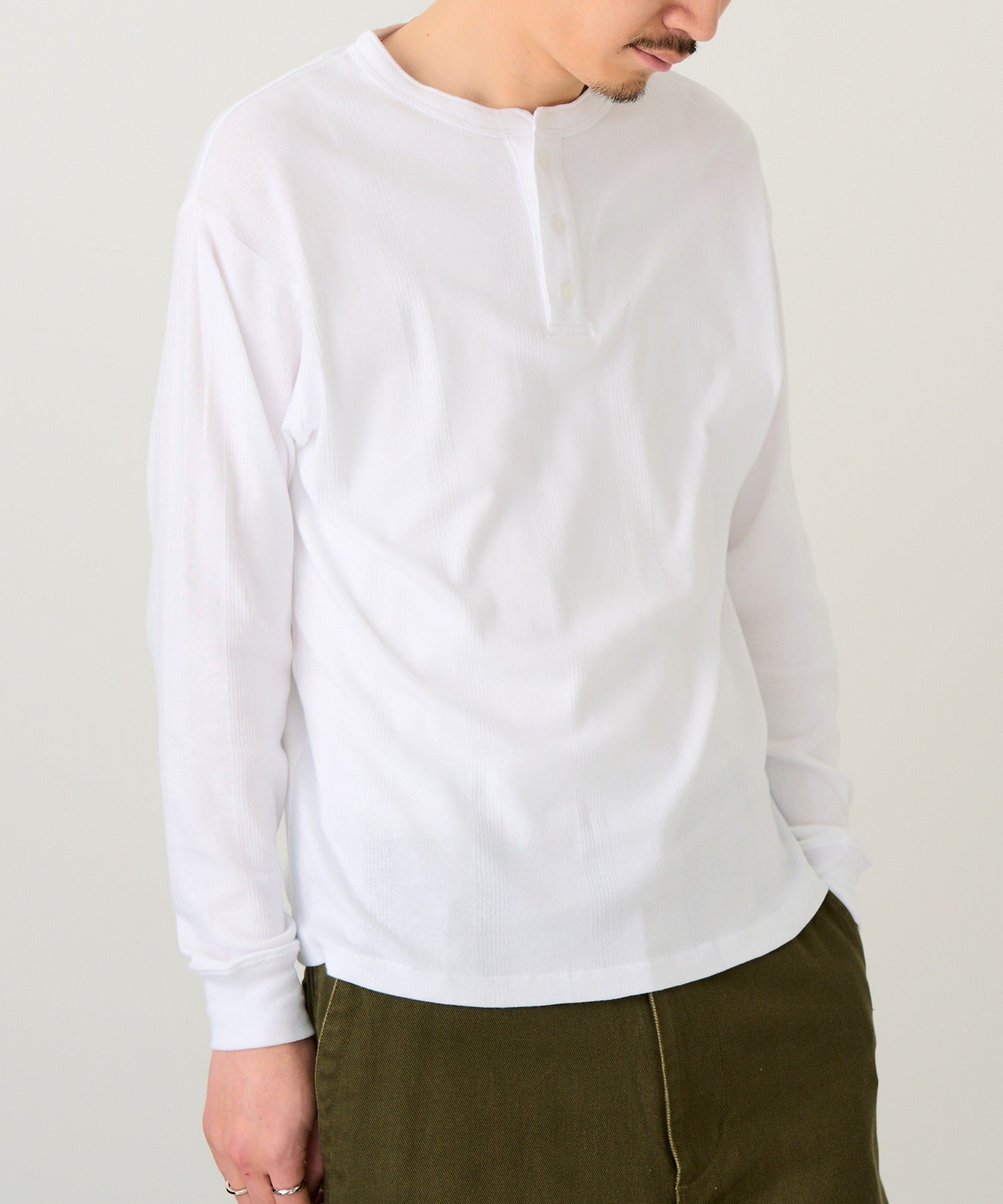 ロバート・ピー・ミラー Robert P. Miller パネルリブ ヘンリーネックT CASUAL FIT 143C （ホワイト） ホワイト