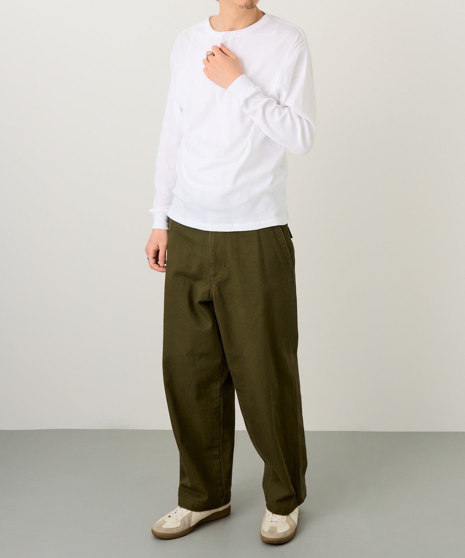 ロバート・ピー・ミラー Robert P. Miller パネルリブ ヘンリーネックT CASUAL FIT 143C （ホワイト） ホワイト