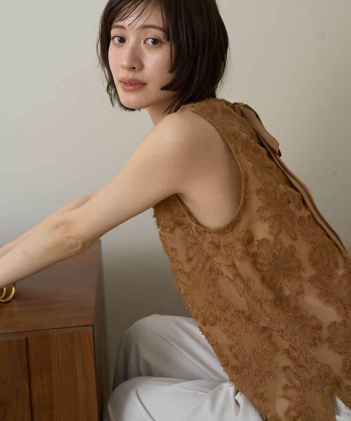 ルージュ ヴィフ ラクレ Rouge vif la cle 【一部店舗限定】フラワーフェザーアメスリブラウス【予約】 （ブラウン） ブラウン