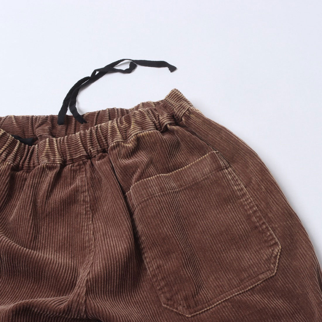 レヴォ Revo. ケミカルウォッシュ加工 コーデュロイ テーパードパンツ （BROWN） BROWN