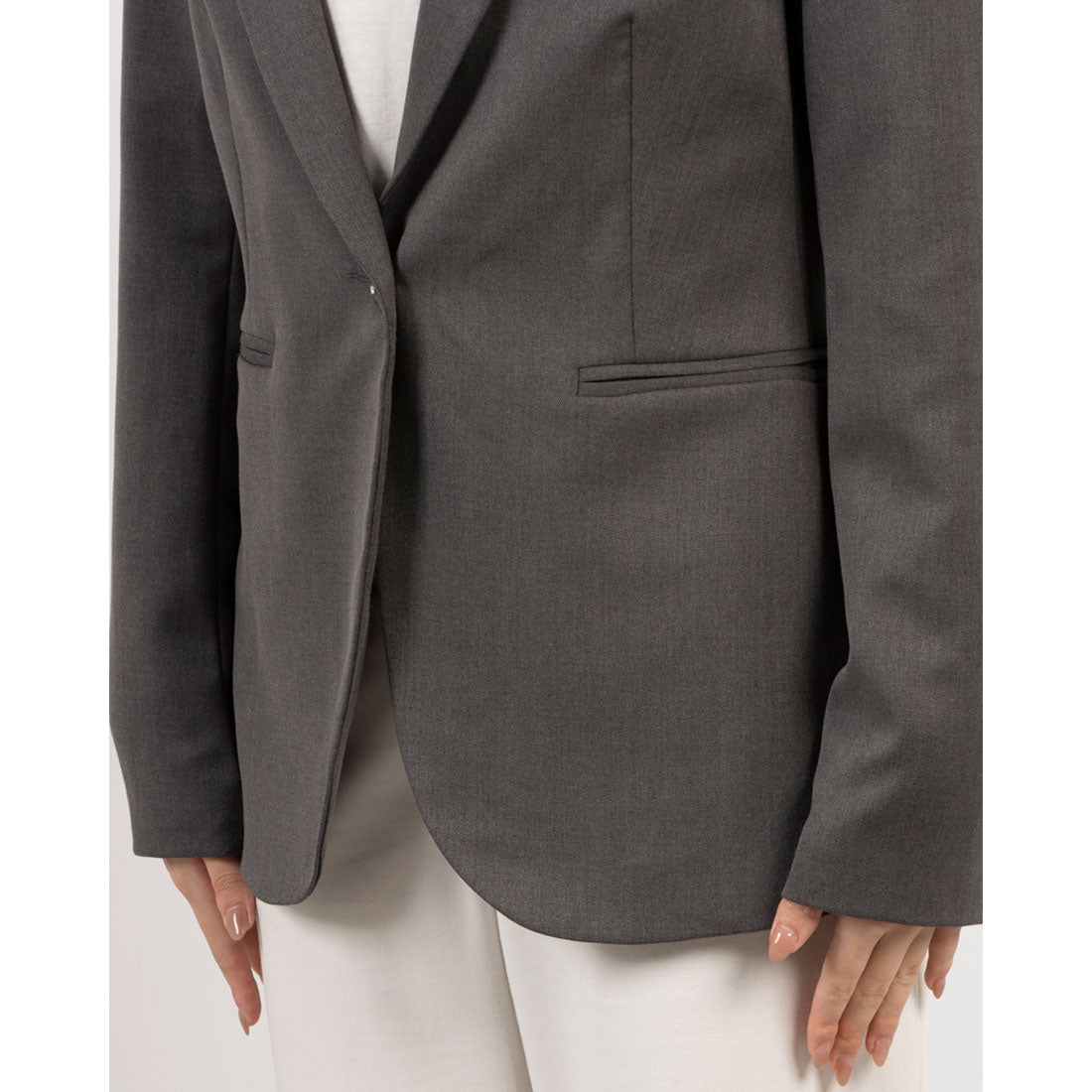 リナシメント RINASCIMENTO ピークドラペルカラージャケット