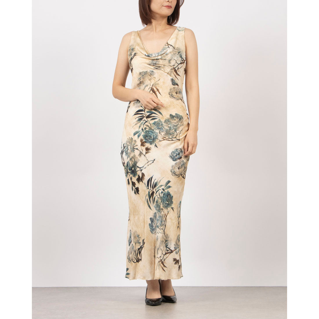 リナシメント RINASCIMENTO フラワーリーフ柄ドレープマキシワンピース （var.Beige） var.Beige