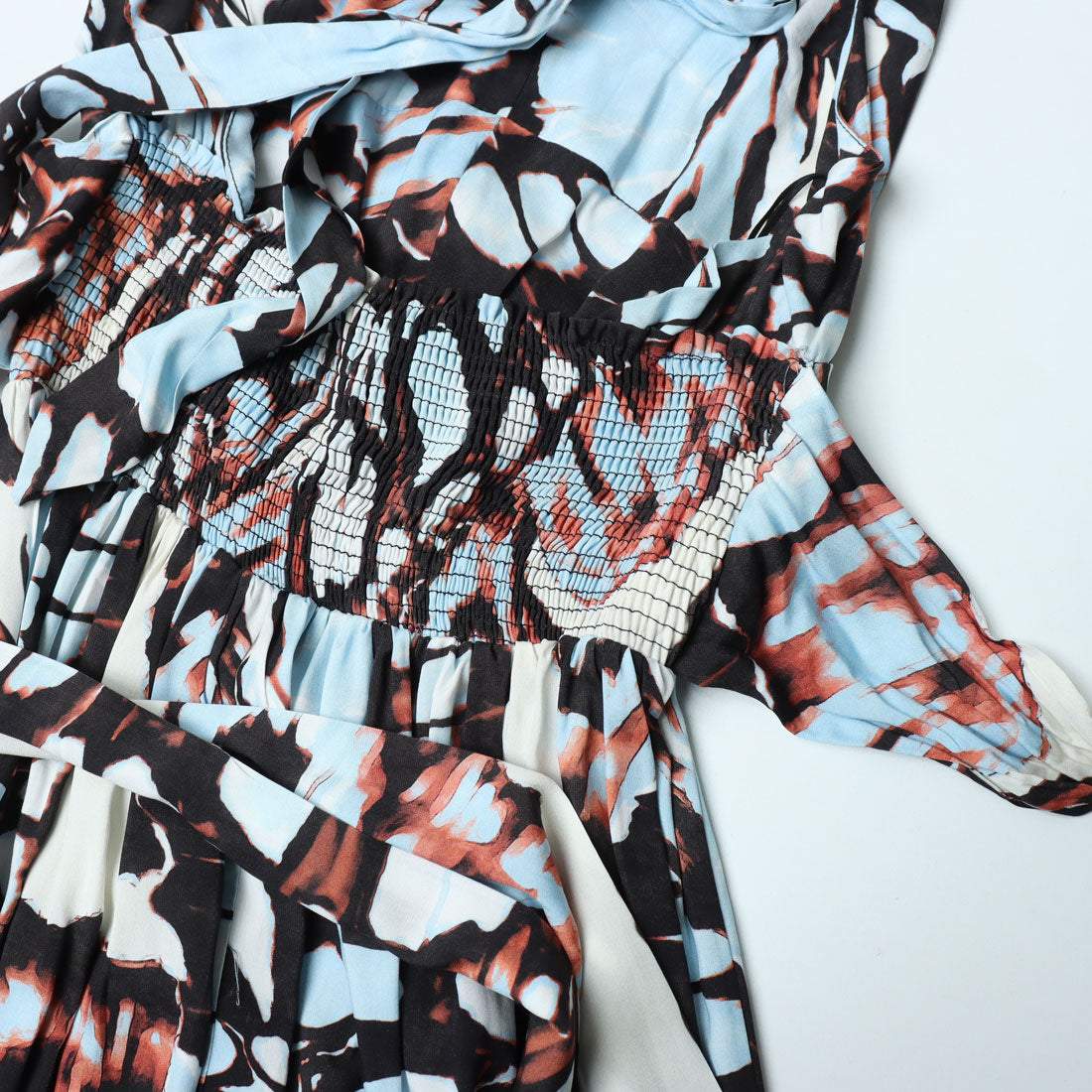 リナシメント RINASCIMENTO アニマルペイント柄ホルターネックワンピース （var.Azzurro） var.Azzurro