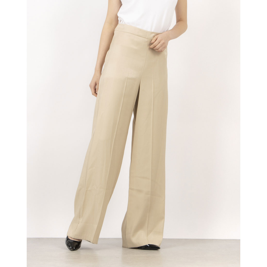 リナシメント RINASCIMENTO センタープレスシャイニーワイドパンツ （Beige） Beige