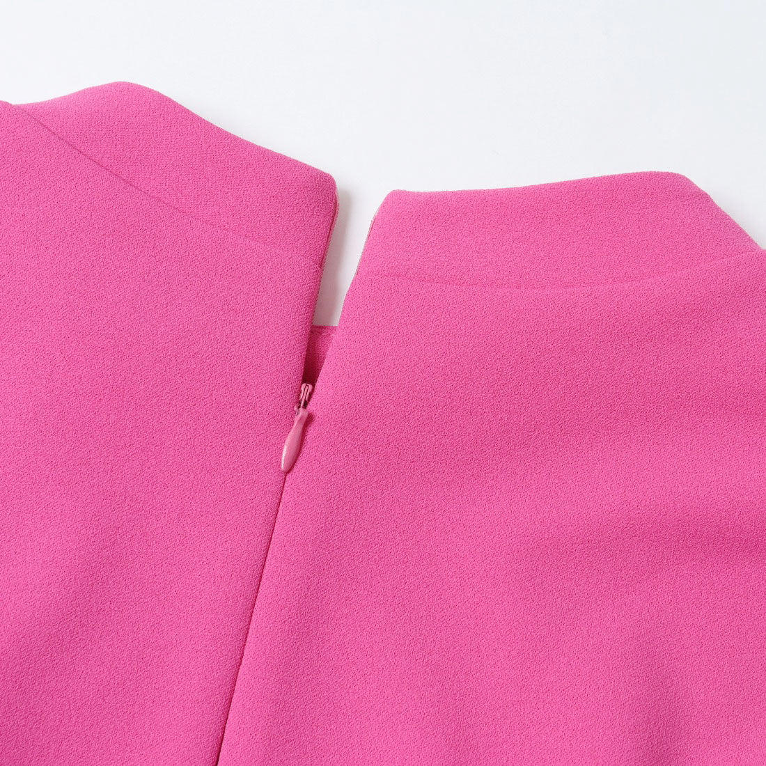 リナシメント RINASCIMENTO ボウタイタイトワンピース （Fuxia） Fuxia