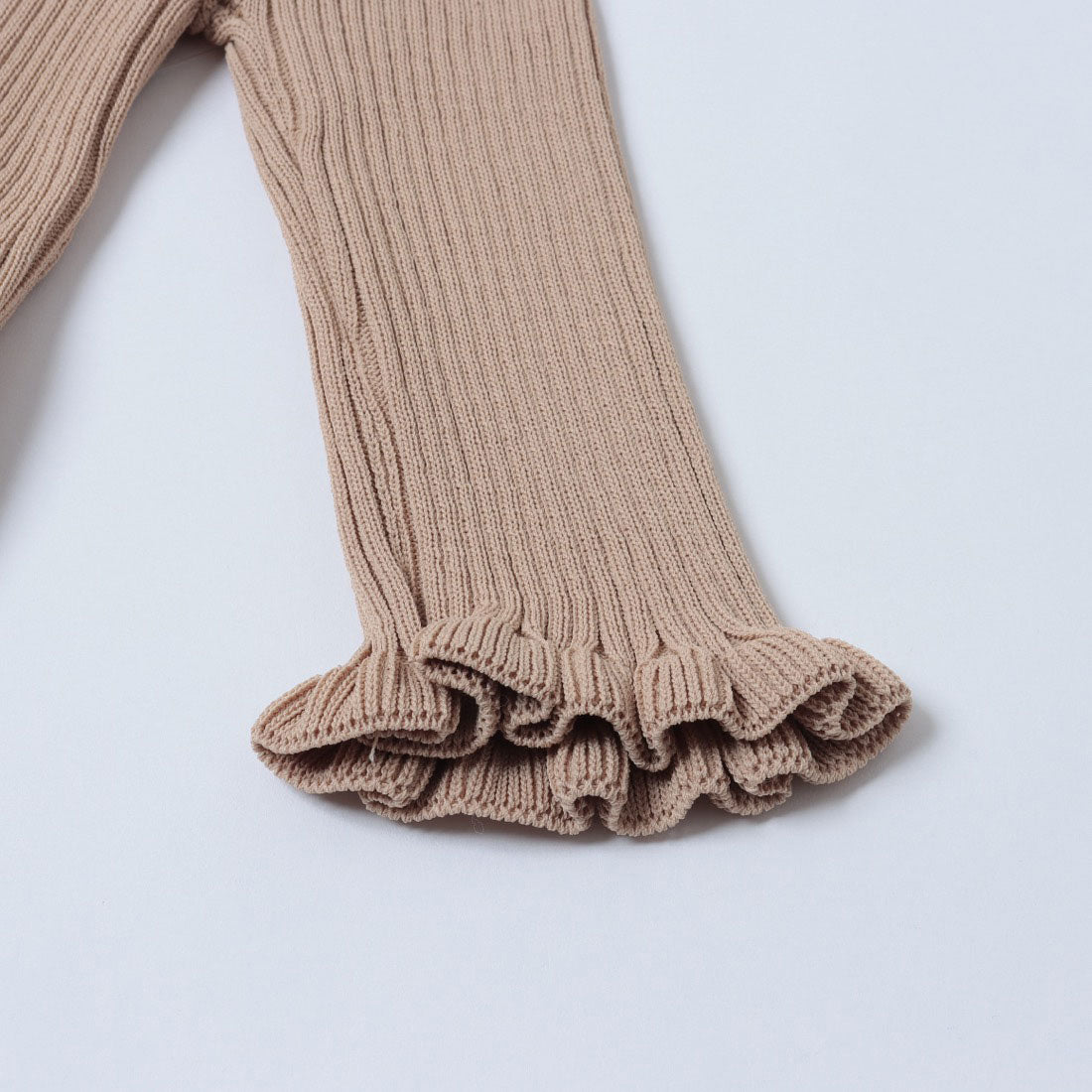 リナシメント RINASCIMENTO フリルタートルリブニットTOPS （Cammello Beige） Cammello Beige