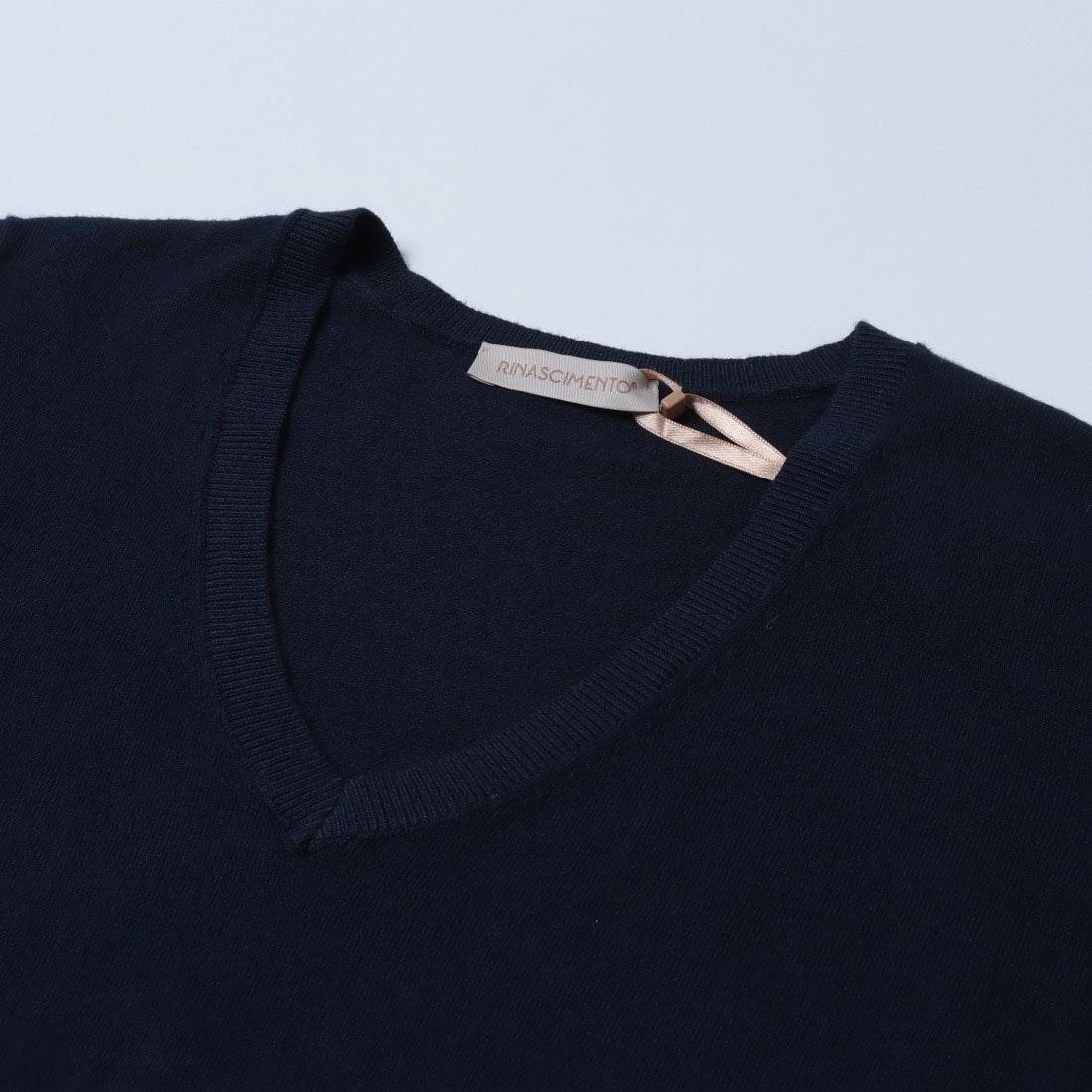 リナシメント RINASCIMENTO プランジングネックニットTOPS （Blu Navy） Blu Navy