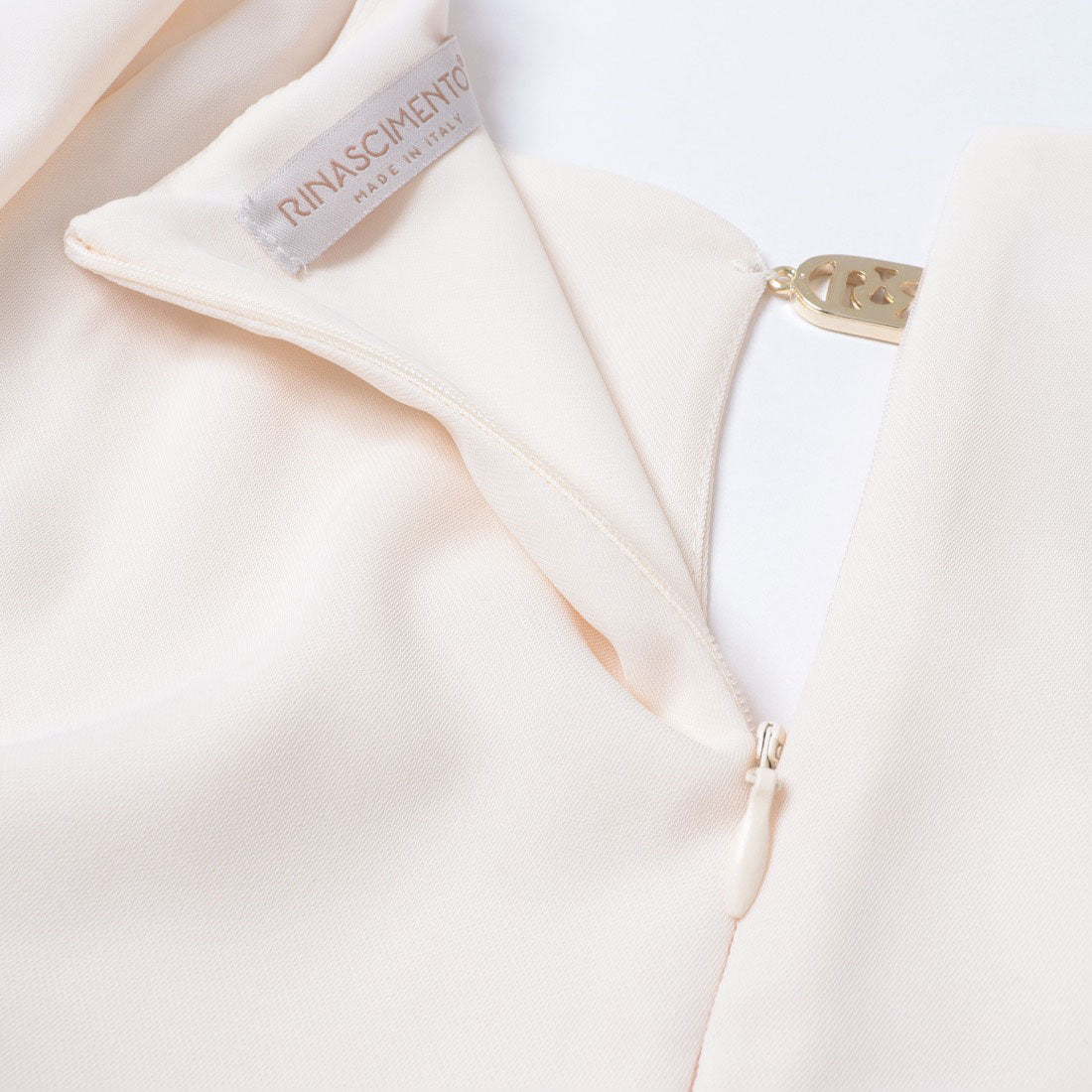 リナシメント RINASCIMENTO フリルスリーブベルトマークAIO （Beige Chiaro） Beige Chiaro