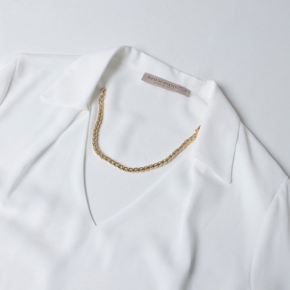 リナシメント RINASCIMENTO チェーンネックシフォンブラウス （Panna Bianco） Panna Bianco
