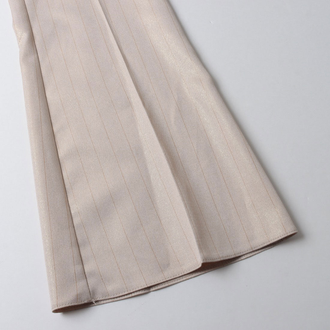 リナシメント RINASCIMENTO ストライプシャイニーパンツ （var.Beige Chiaro） var.Beige Chiaro