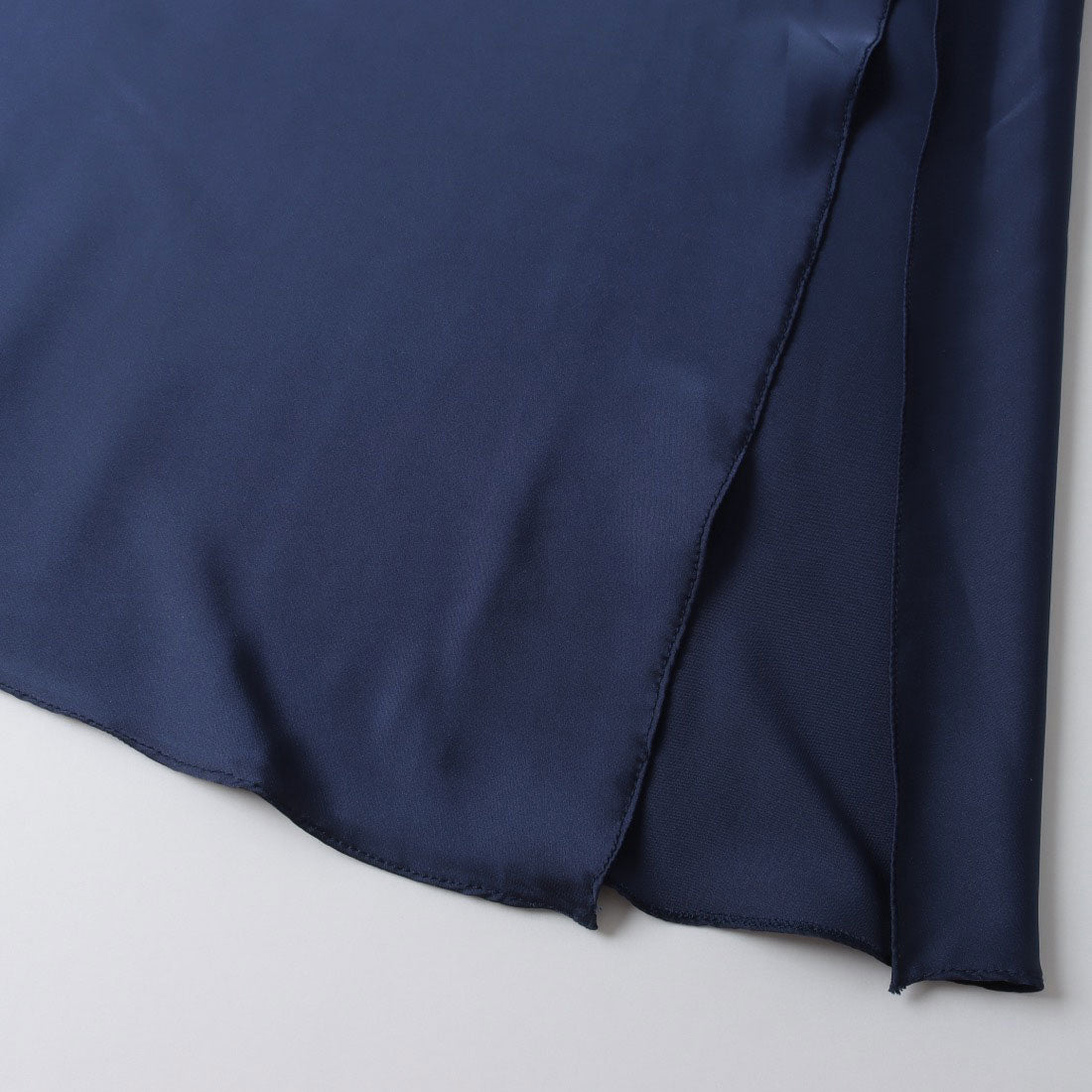 リナシメント RINASCIMENTO チェーンベルトカシュクールサテンマキシワンピース （Blu Navy） Blu Navy
