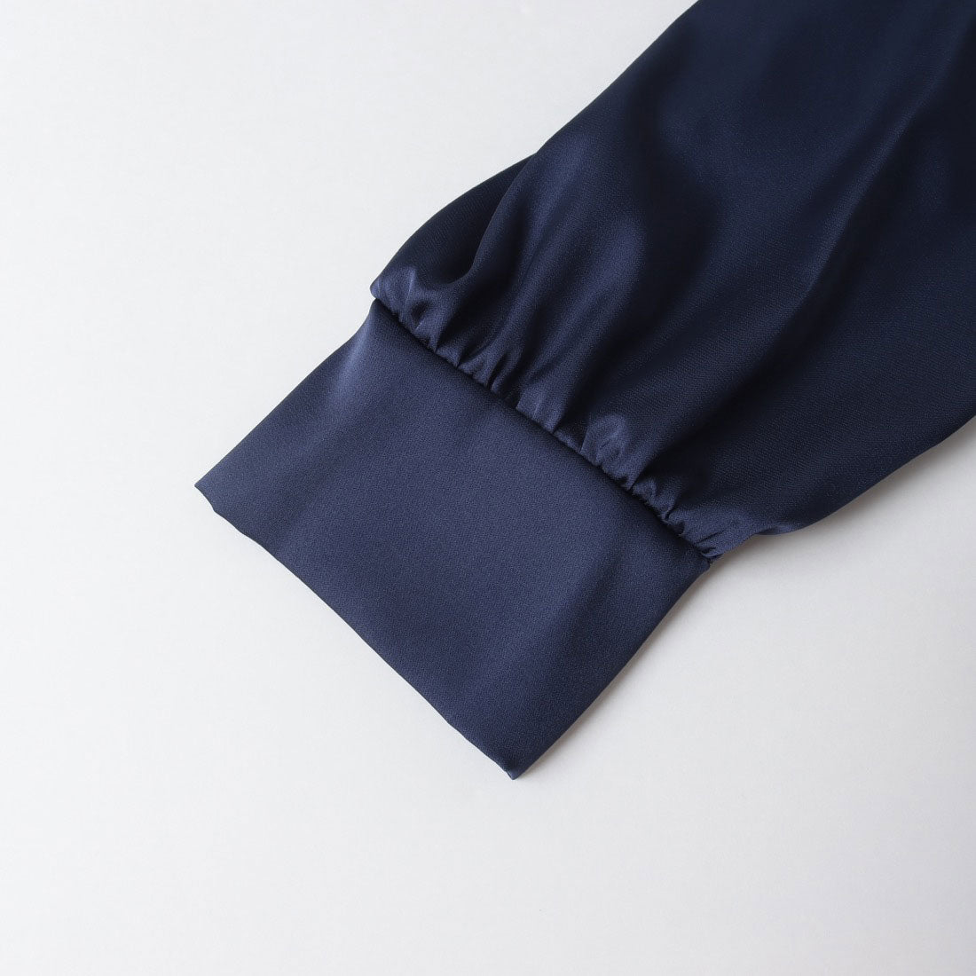 リナシメント RINASCIMENTO チェーンベルトカシュクールサテンマキシワンピース （Blu Navy） Blu Navy