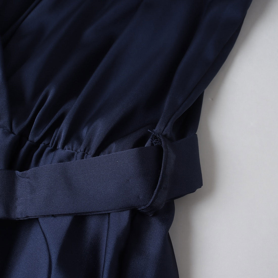 リナシメント RINASCIMENTO チェーンベルトカシュクールサテンマキシワンピース （Blu Navy） Blu Navy