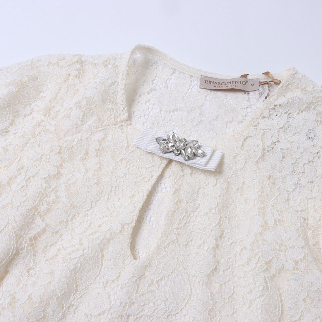 リナシメント RINASCIMENTO リボンビジューレーストップス （Bianco） Bianco