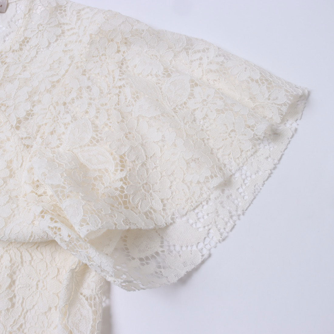 リナシメント RINASCIMENTO リボンビジューレーストップス （Bianco） Bianco