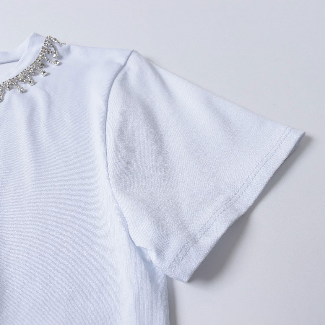 リナシメント RINASCIMENTO 首元ビジューポイントTシャツ （Bianco） Bianco