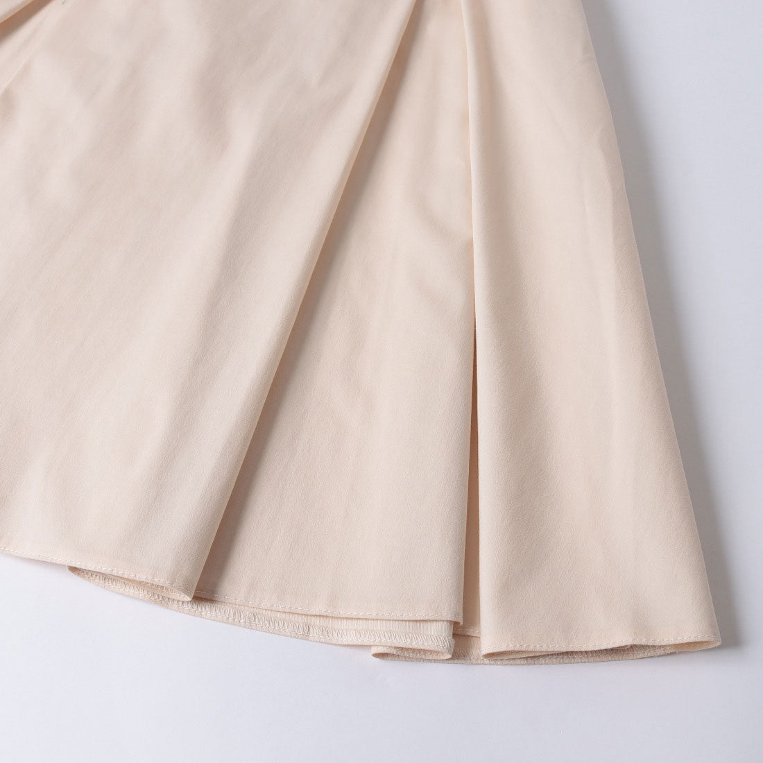 リナシメント RINASCIMENTO スクエアネックタックデザインワンピース （Beige Chiaro） Beige Chiaro