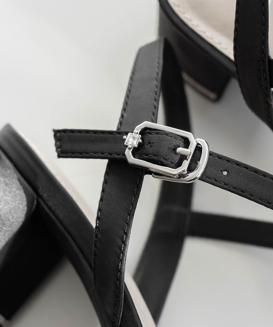 ランダ RANDA ビジューストラップサンダル （BLACK） BLACK