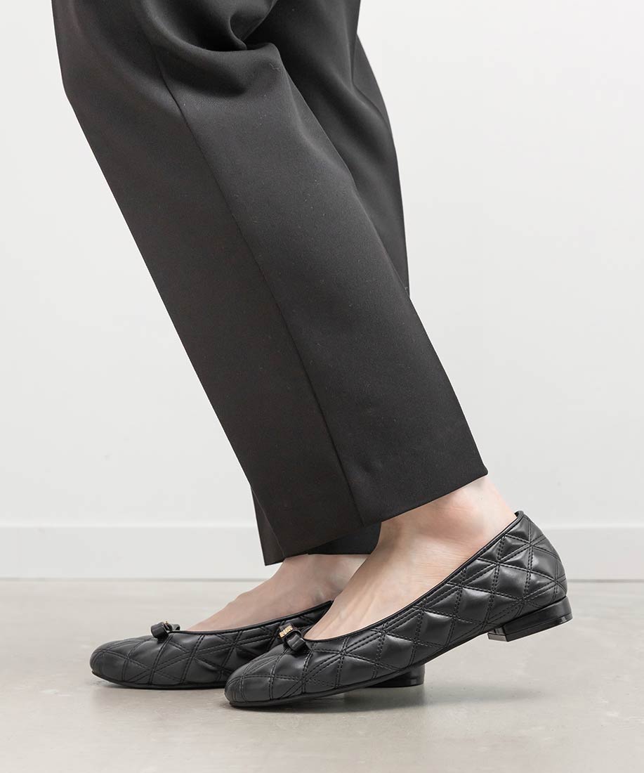 ランダ RANDA キルティングラウンドトゥフラットパンプス （BLACK） BLACK