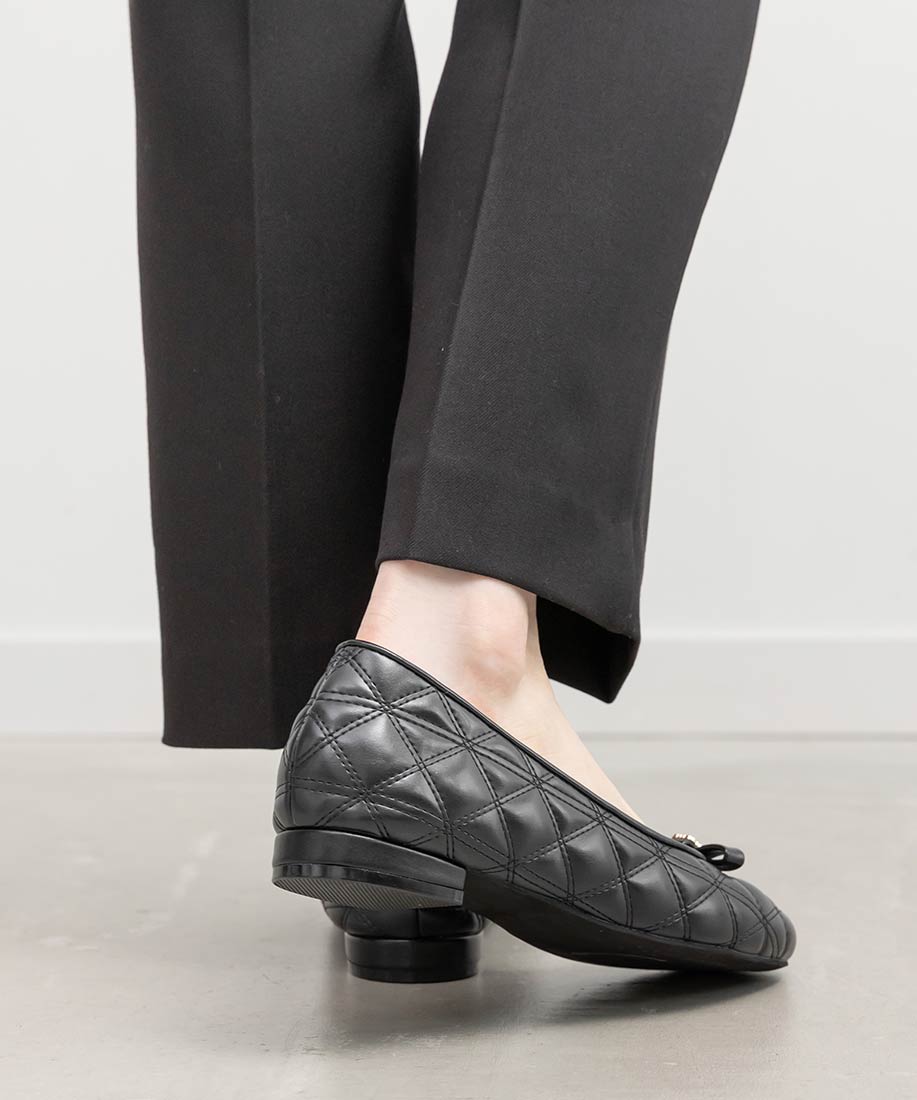 ランダ RANDA キルティングラウンドトゥフラットパンプス （BLACK） BLACK