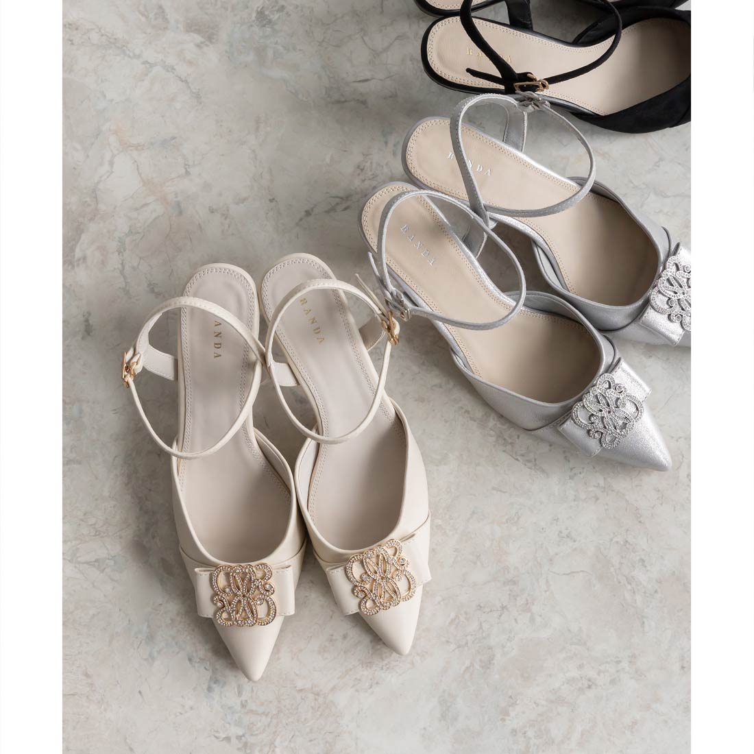 ランダ RANDA ビジューモノグラムパーツストラップパンプス （IVORY） IVORY