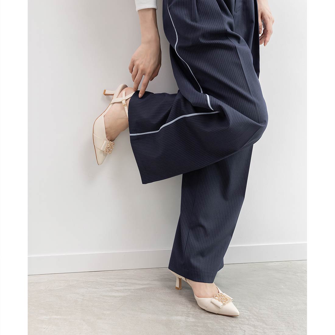 ランダ RANDA ビジューモノグラムパーツストラップパンプス （IVORY） IVORY