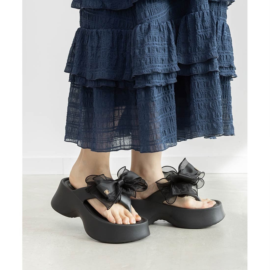 ランダ RANDA 2WAY シアーリボンボリュームソールトングサンダル （BLACK） BLACK