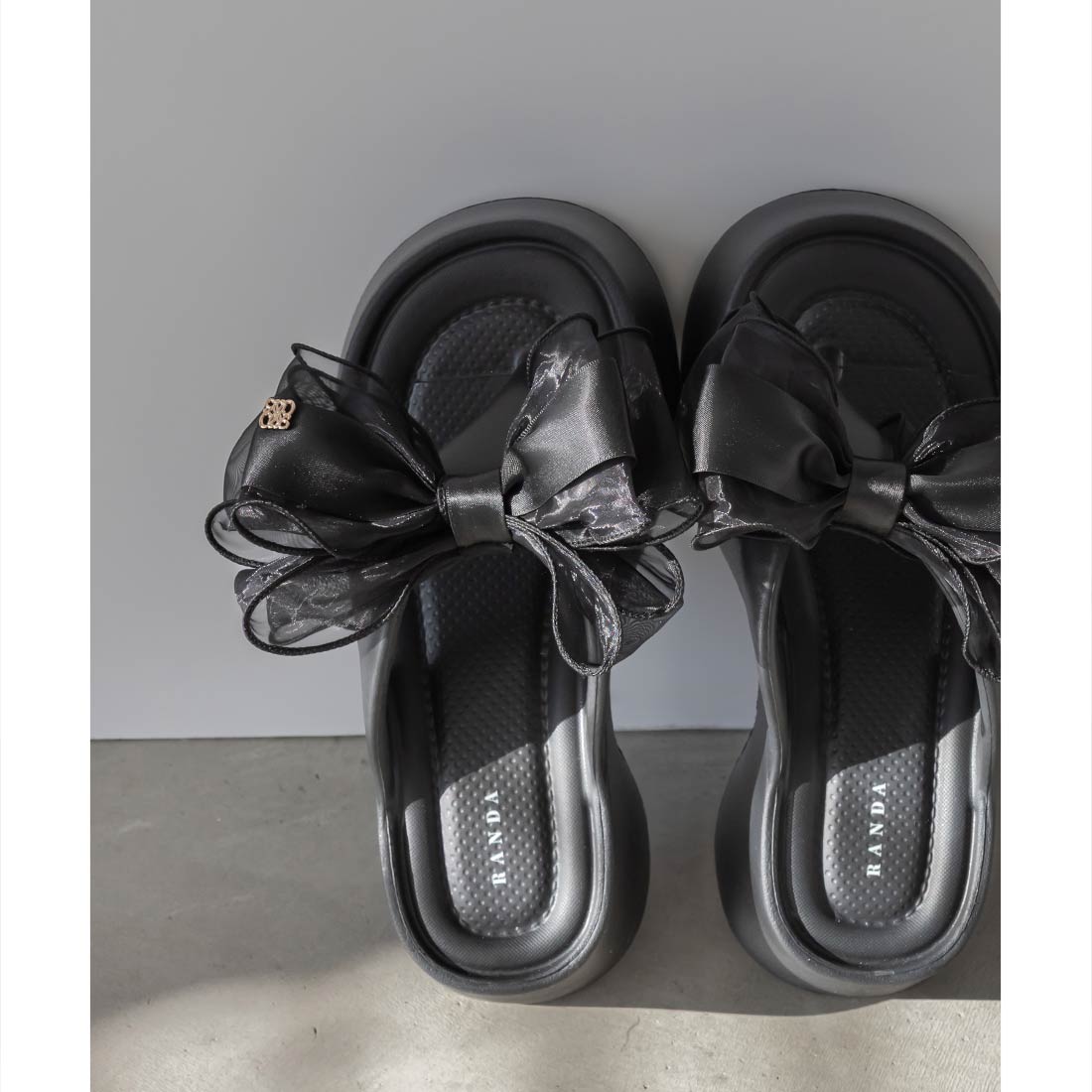 ランダ RANDA 2WAY シアーリボンボリュームソールトングサンダル （BLACK） BLACK
