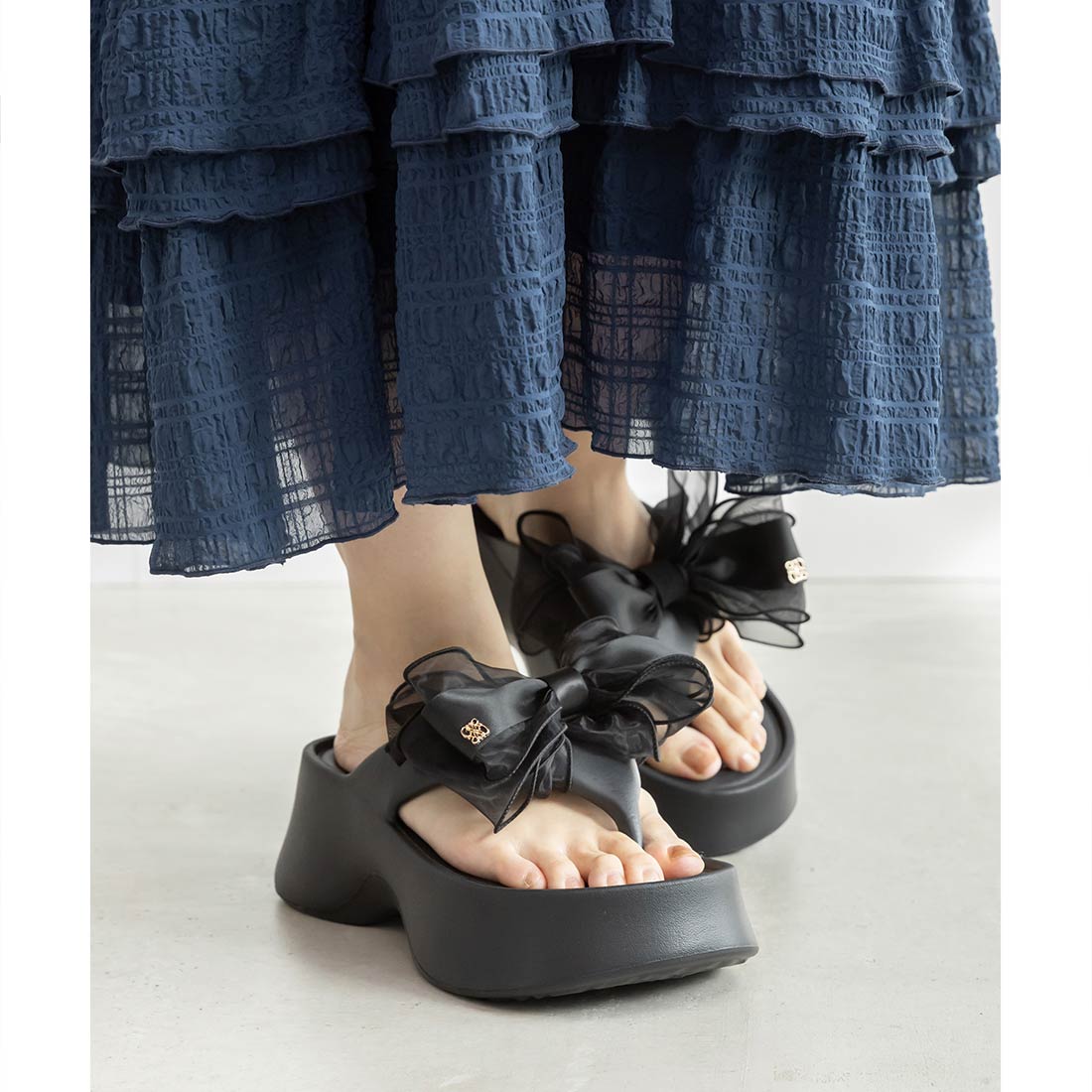 ランダ RANDA 2WAY シアーリボンボリュームソールトングサンダル （BLACK） BLACK