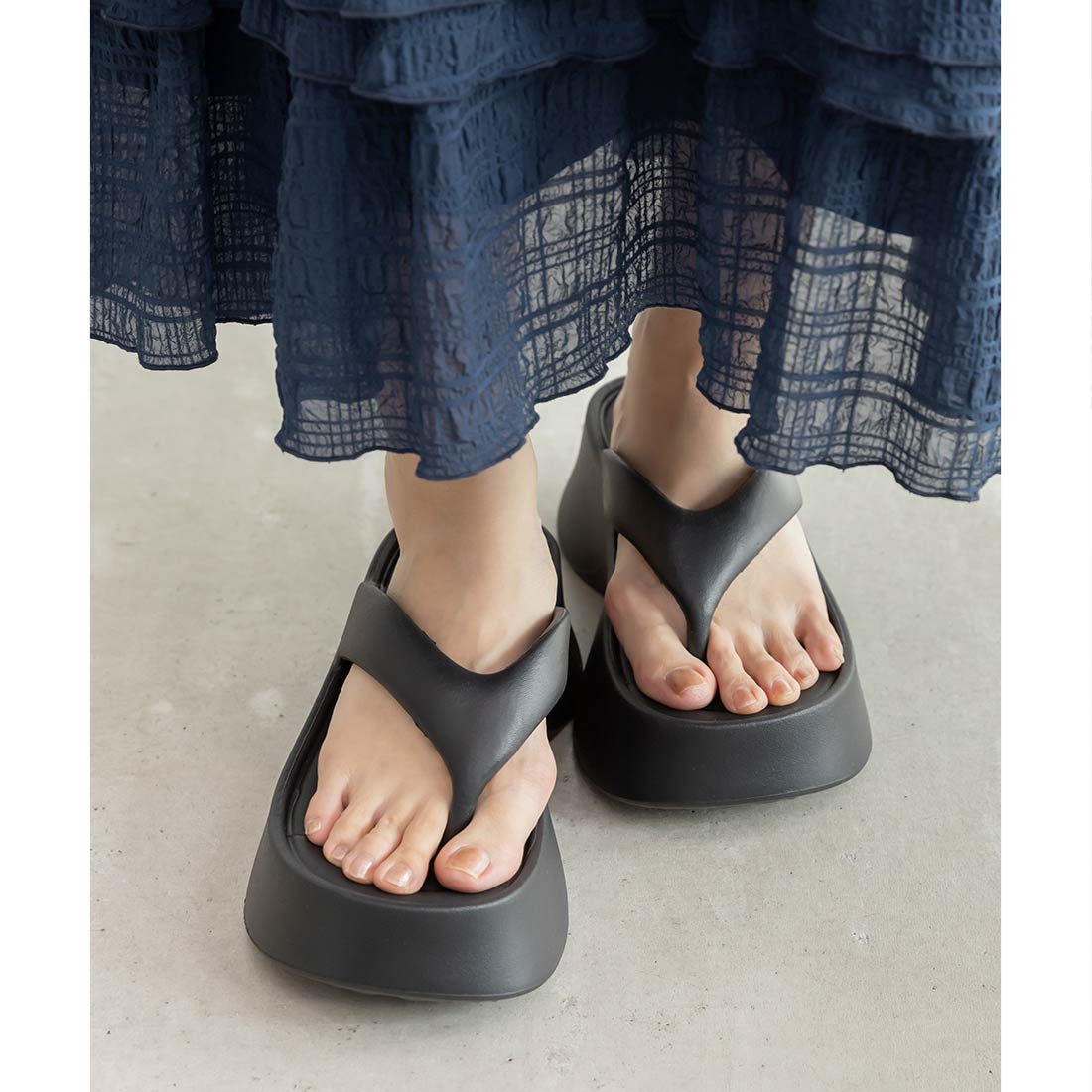 ランダ RANDA 2WAY シアーリボンボリュームソールトングサンダル （BLACK） BLACK