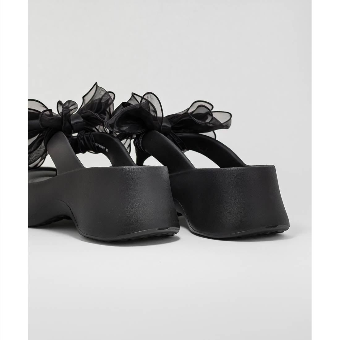 ランダ RANDA 2WAY シアーリボンボリュームソールトングサンダル （BLACK） BLACK