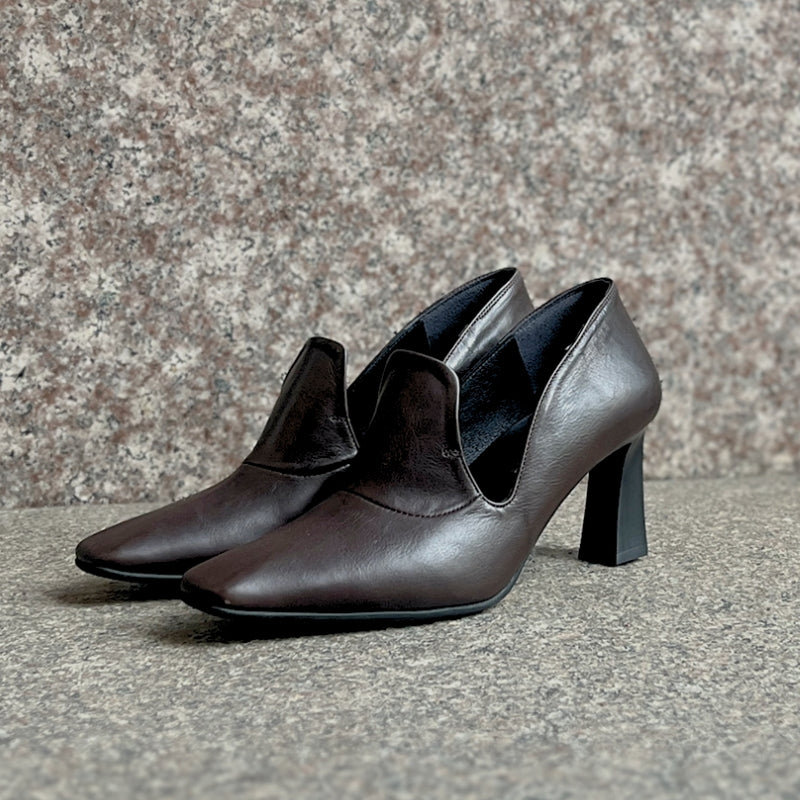 ラボ キゴシ ワークス RABOKIGOSHI works 7cmスクエアトウカットワークパンプス （ブラック） ブラック