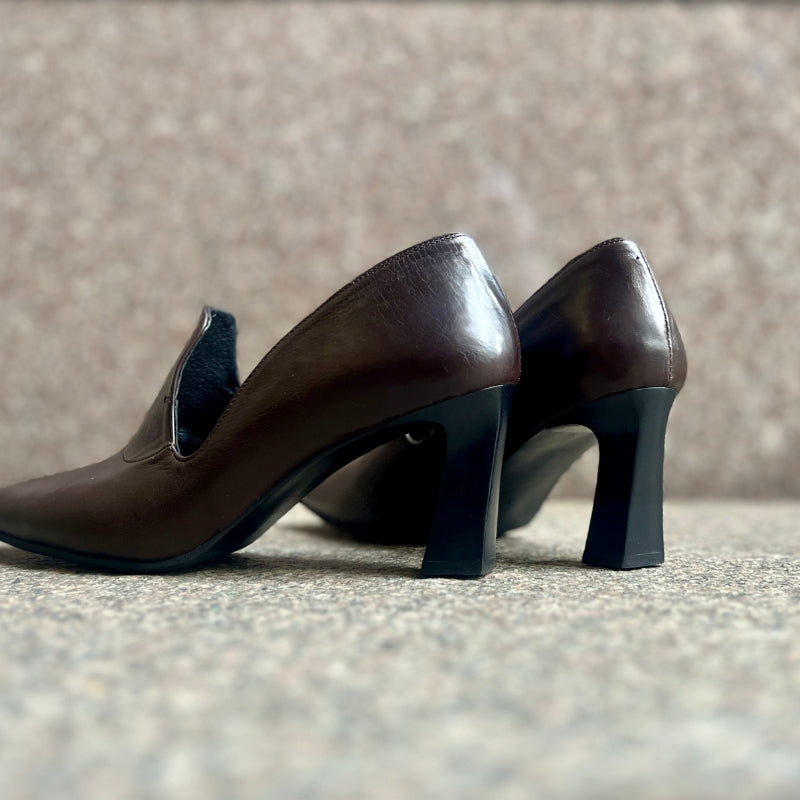 ラボ キゴシ ワークス RABOKIGOSHI works 7cmスクエアトウカットワークパンプス （ブラック） ブラック