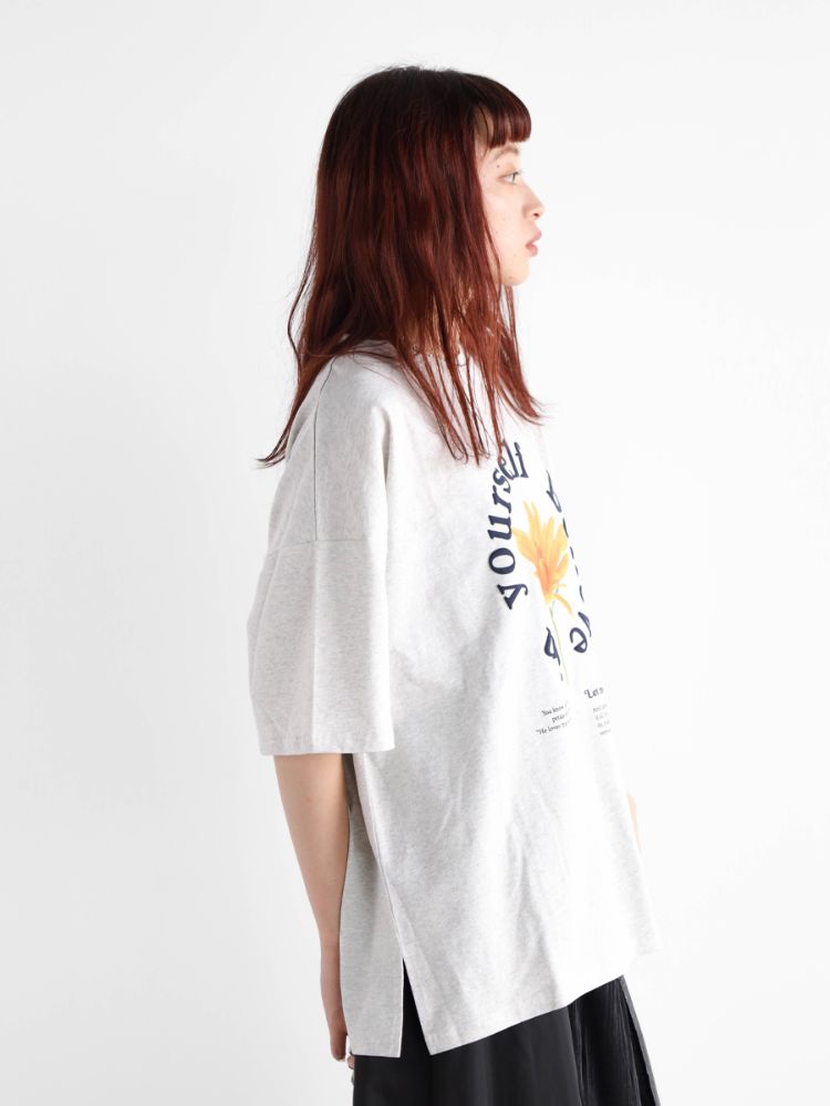 ラディエイト RADIATE フラワープリントオーバーロゴTEE