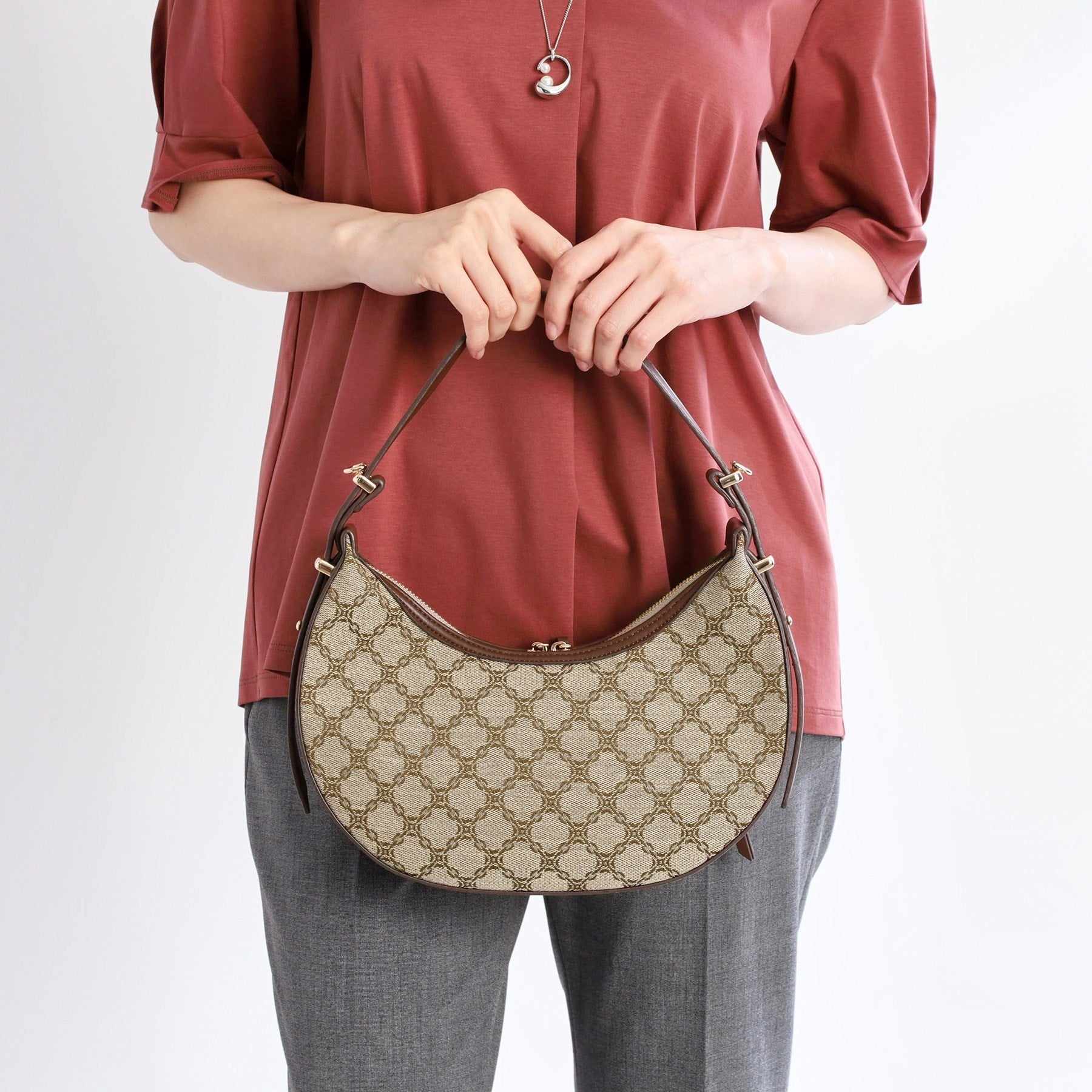 リフレクト Reflect 【収納力◎／ショルダー付き】ジャカードワンショルダーバッグ （キャメルブラウン(441)） キャメルブラウン(441)